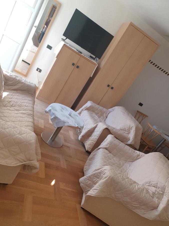 דירות Kojsko Smartno Apartmaji Goran מראה חיצוני תמונה